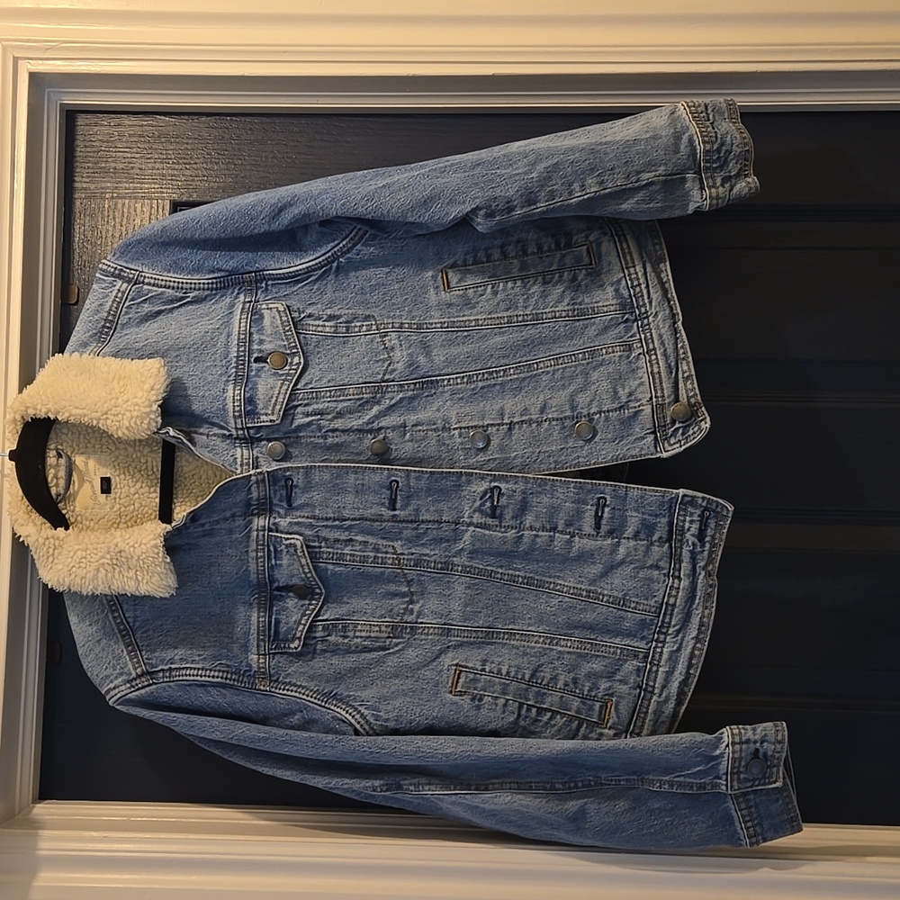 Men's Large Shepra Denim Jean Jacket by Universal Thread Goods Co.